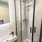 Zentral Kurz Vor Naehe Autobahn Apartamento