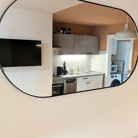 Lägenhet Zentral Kurz Vor Naehe Autobahn