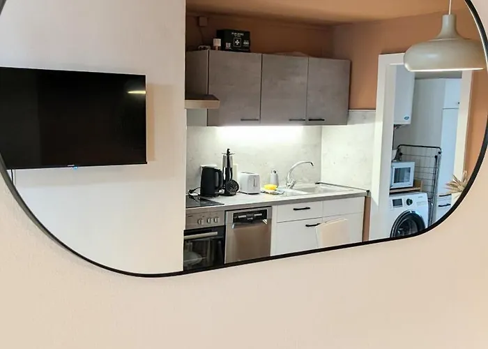 Lägenhet Zentral Kurz Vor Naehe Autobahn